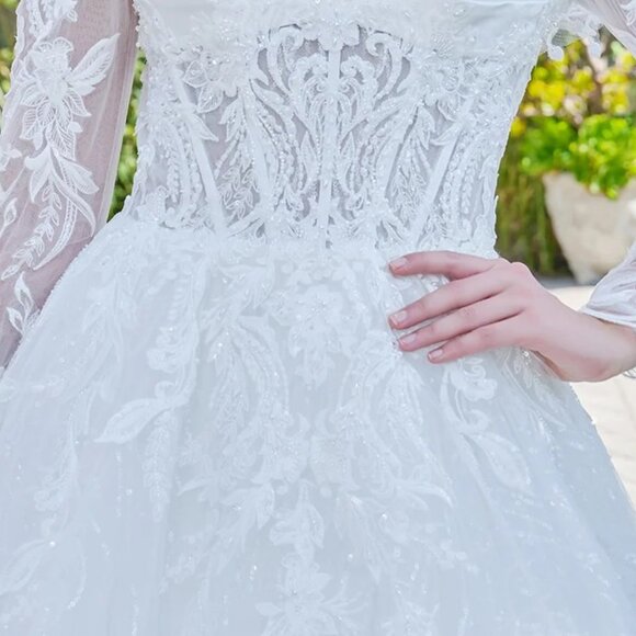 New Off White Mesh Wedding Bridal Gown w/ Short Veil & Long Sleeves GL3820 - Picture 7 of 13